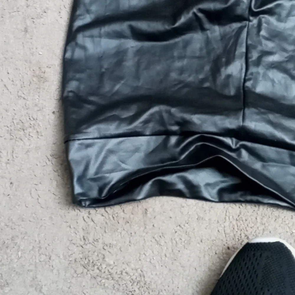 Plus size faux leather leggings hi waste 2x - Picture 2 of 3